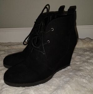 American Rag Black Suede Wedge Ankle Boots Women's Size 8.5